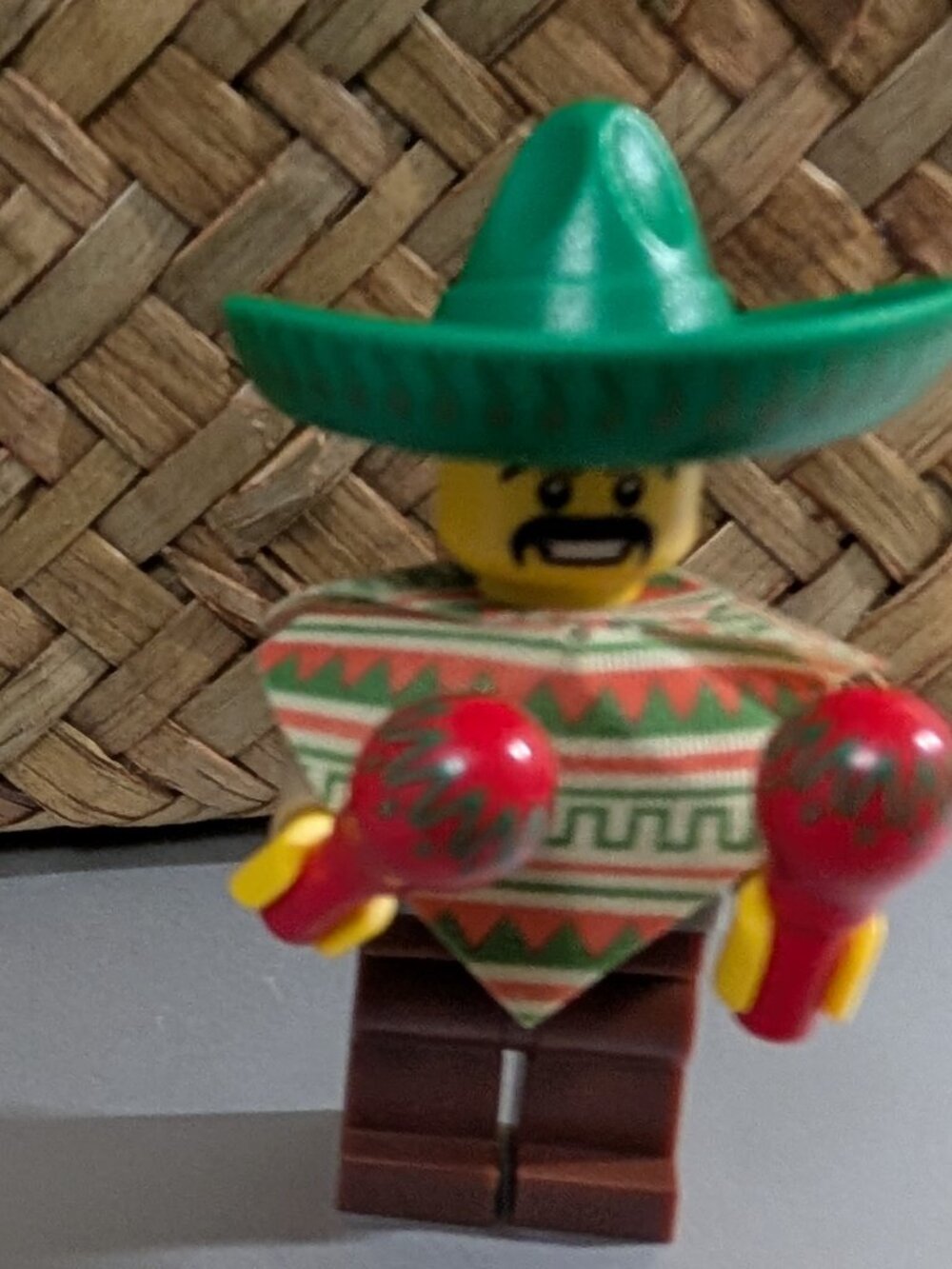 Lego series 2 minifigure - Taco Tuesday Guy